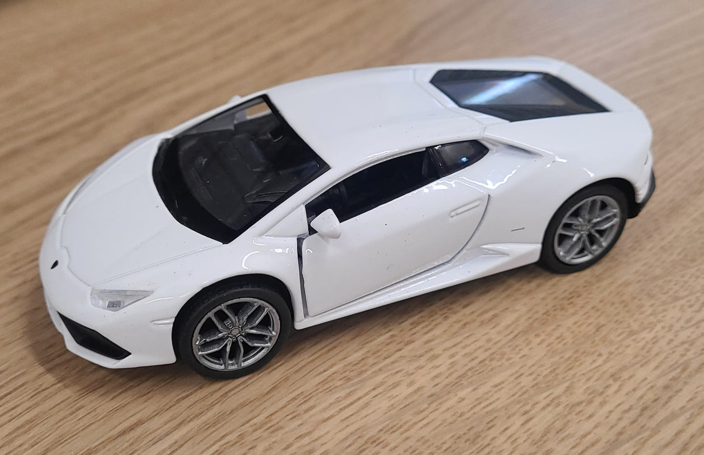 Welly - Lamborghini Huracan Coupe car